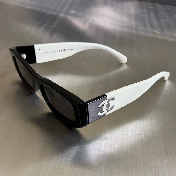 Chanel Rectangle Logo Colorblock Sunglasses Black/White - Picture 2 of 6